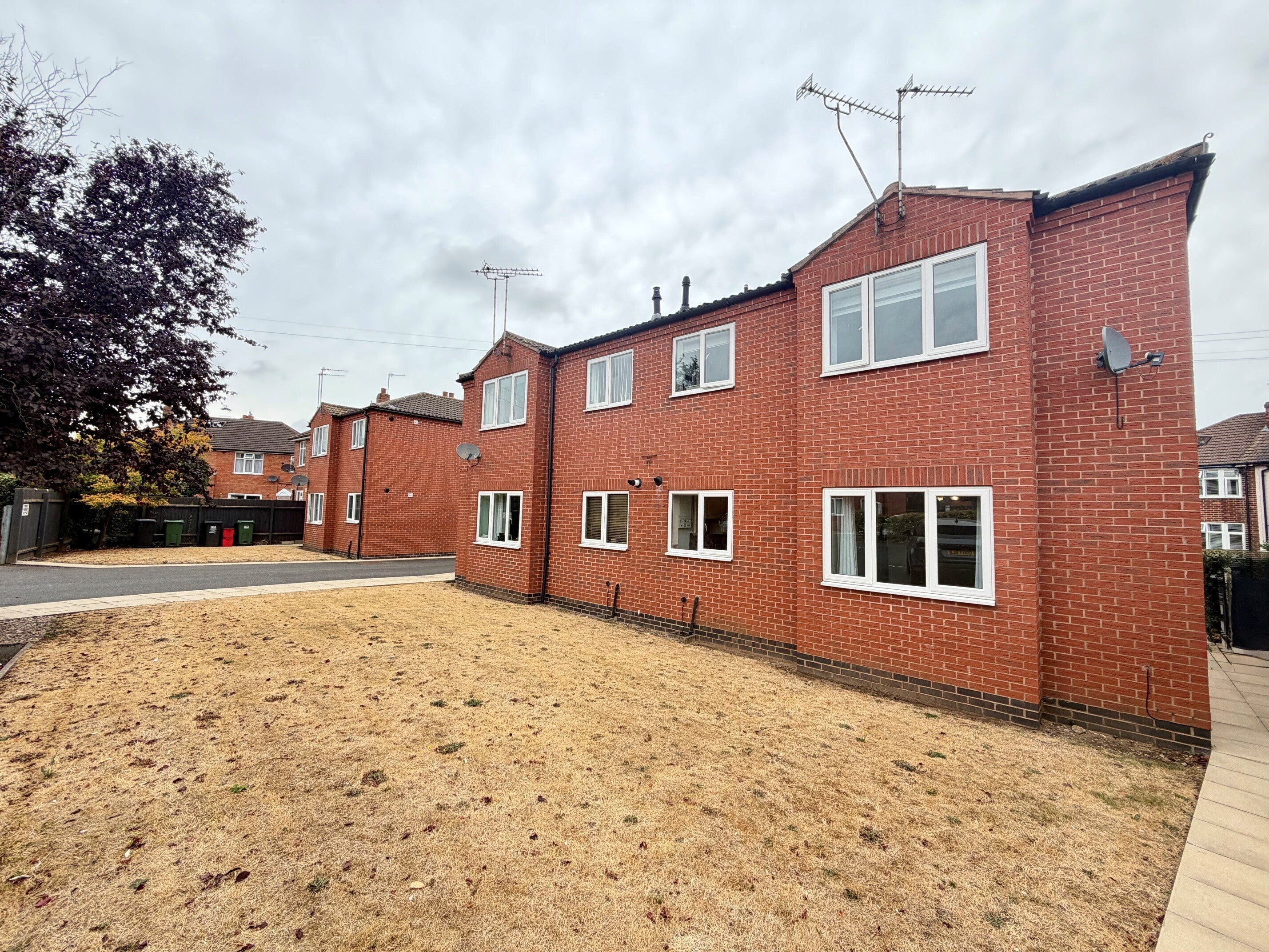 Flat Cliff Avenue in Charnwood