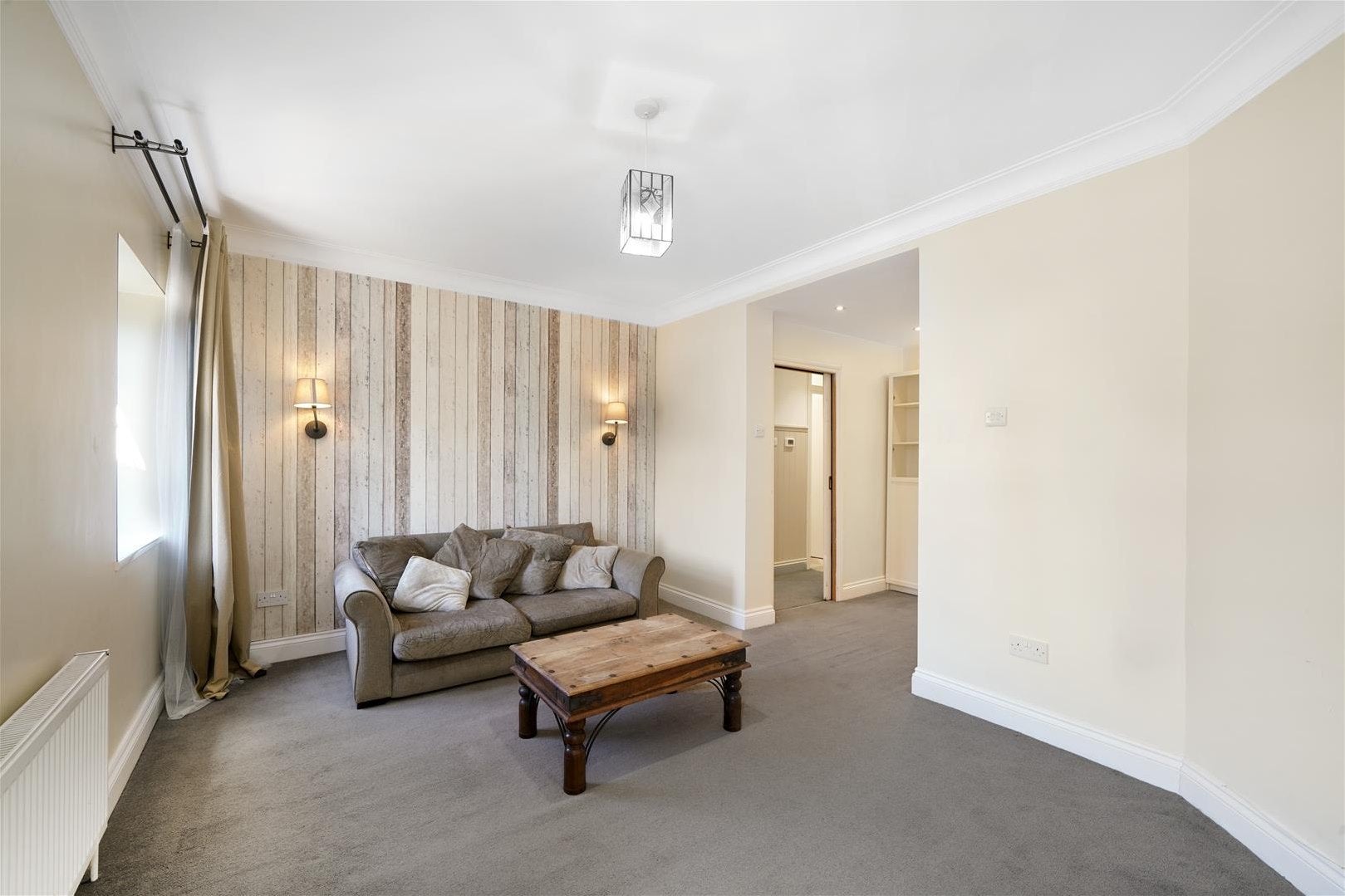 Flat Empire Way in Greater London