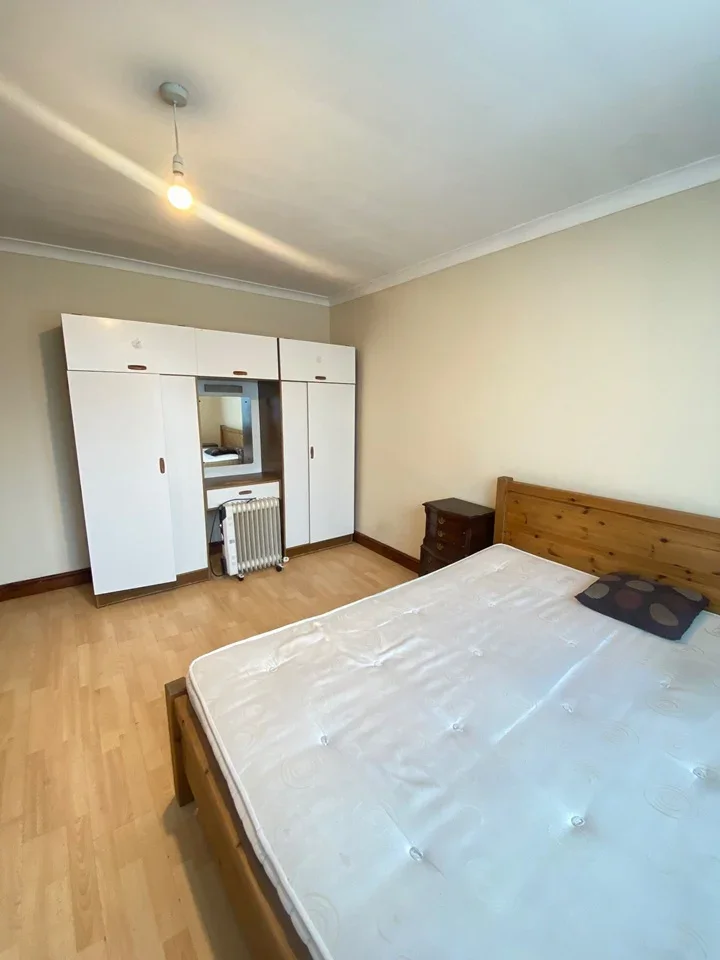 Flat Roman Close in Greater London