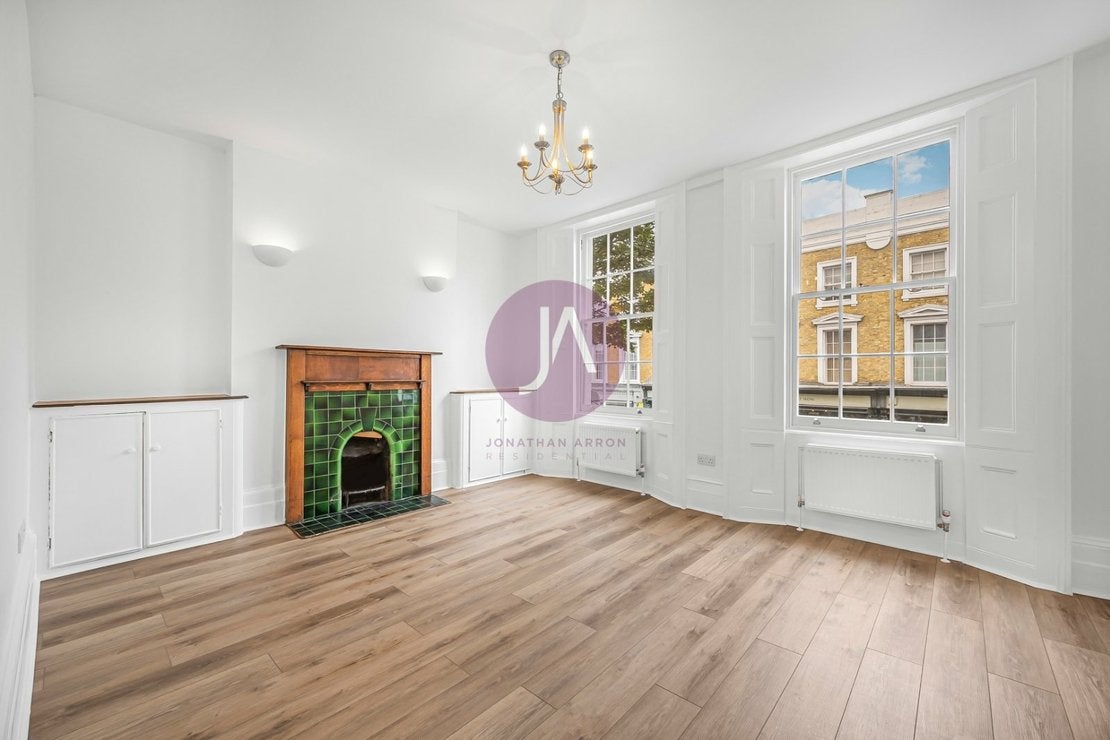 Flat Caledonian Road in Greater London