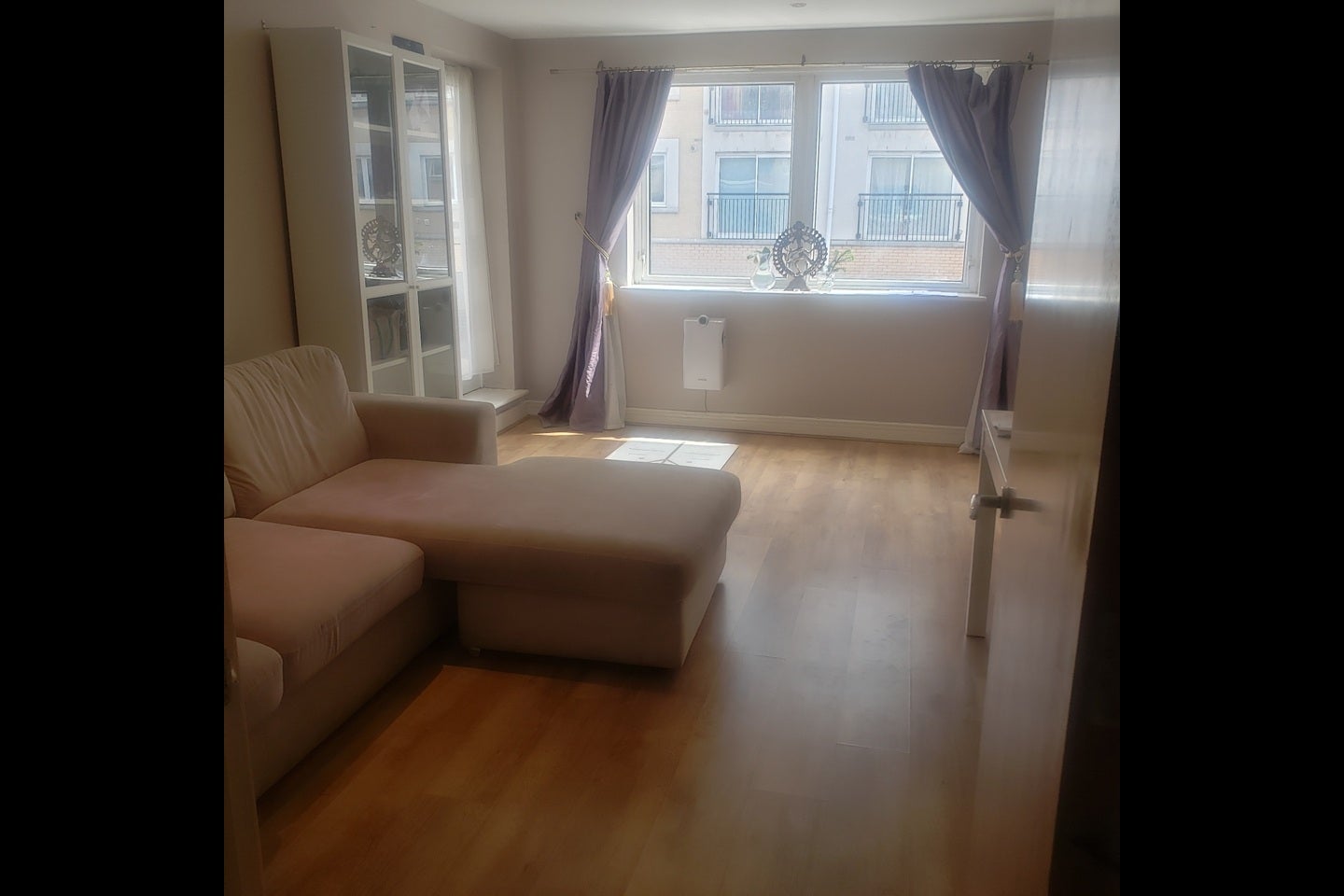 Room Newport Avenue in Greater London