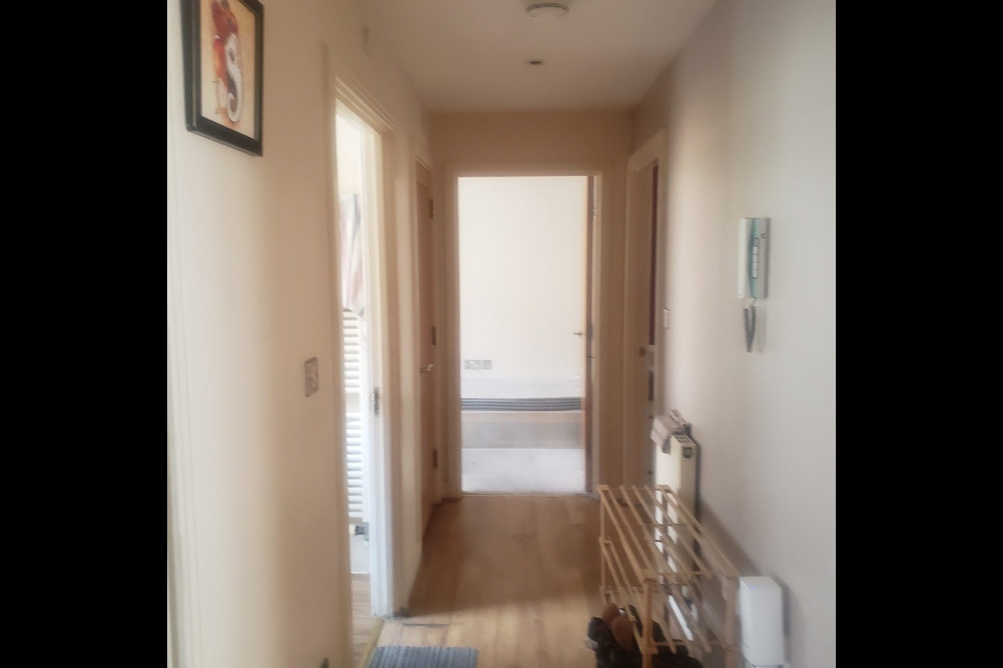Room Newport Avenue in Greater London