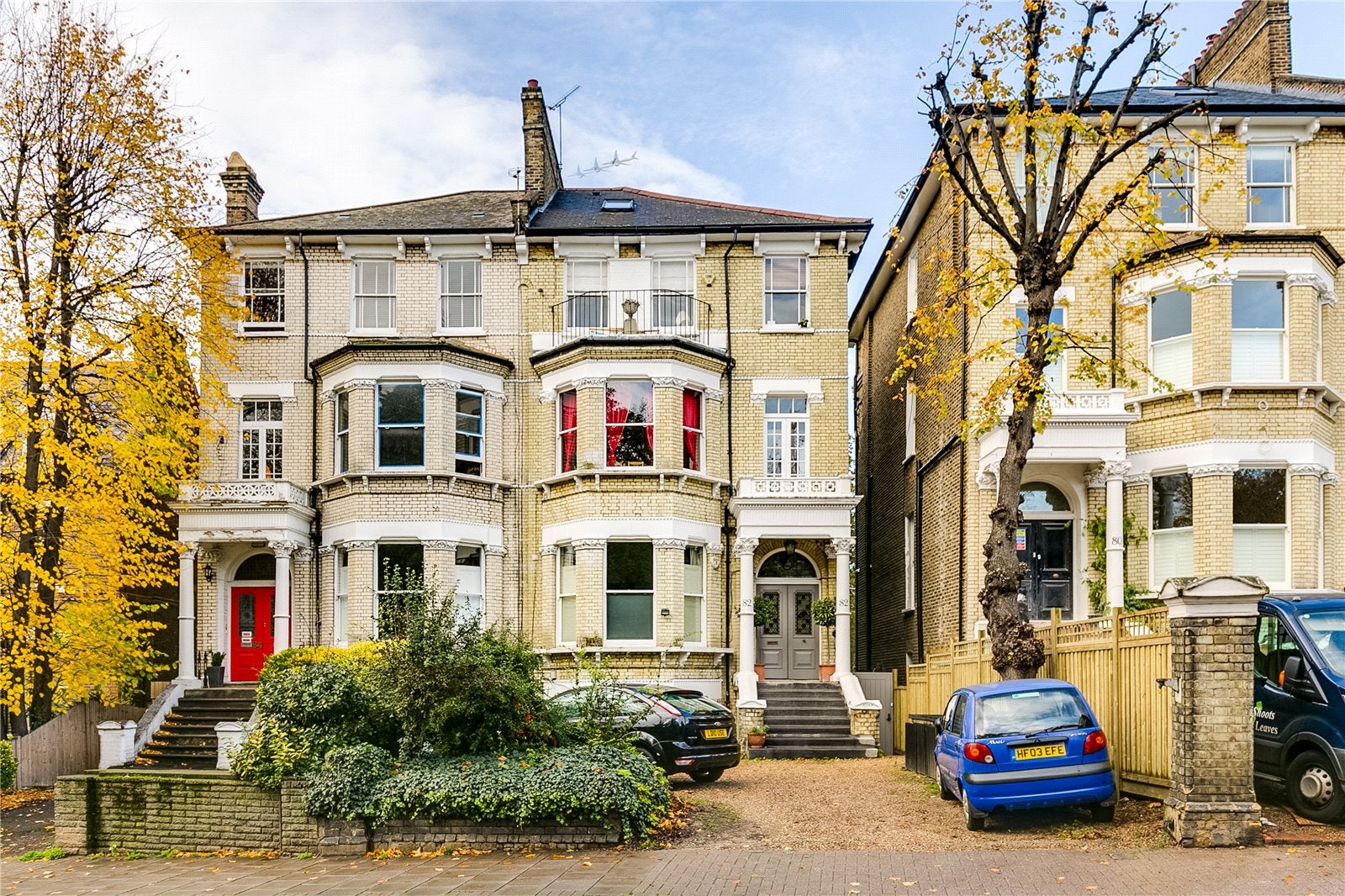 Flat Nightingale Lane in Greater London