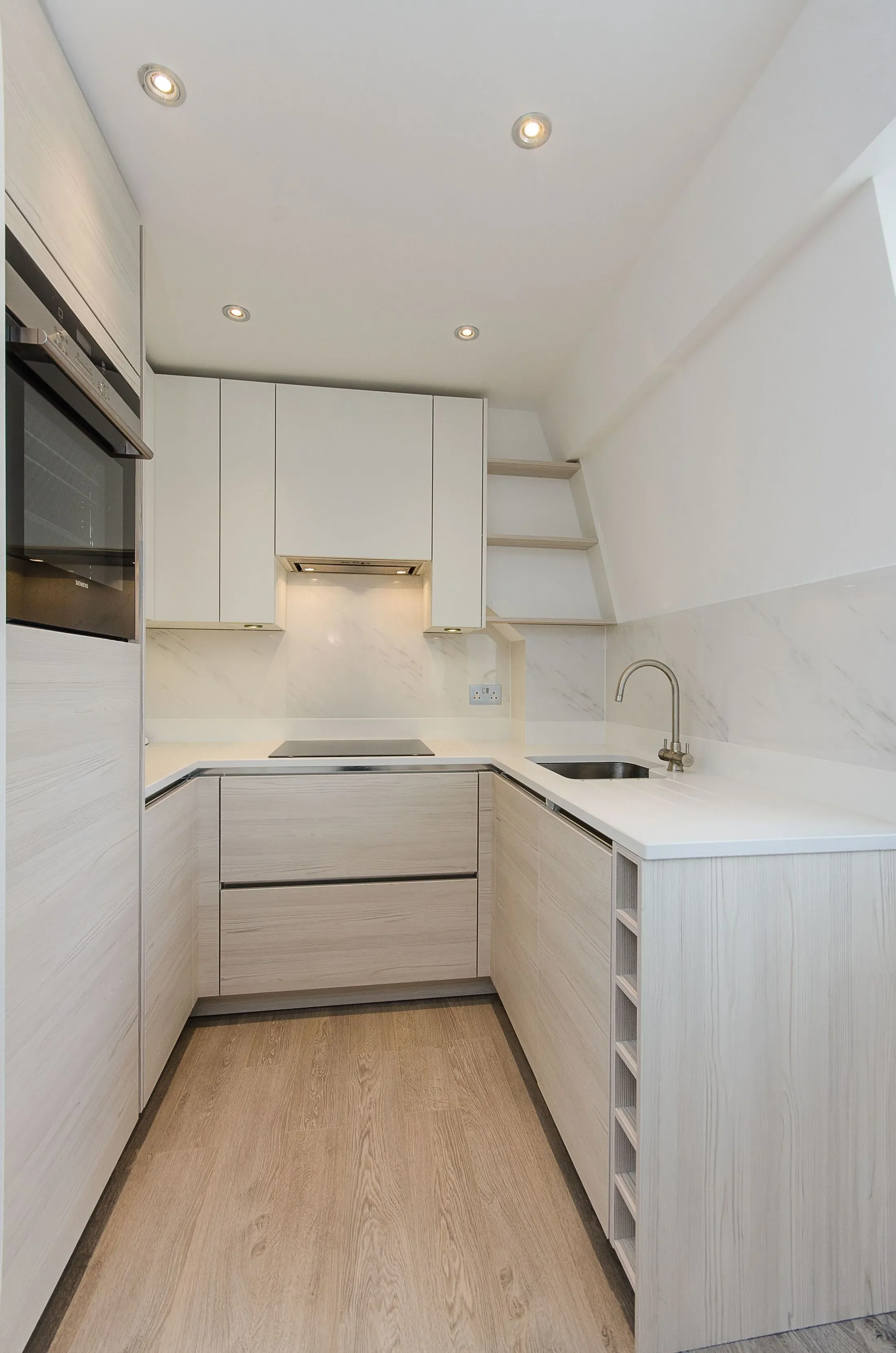 Flat Gatliff Road in City of Westminster