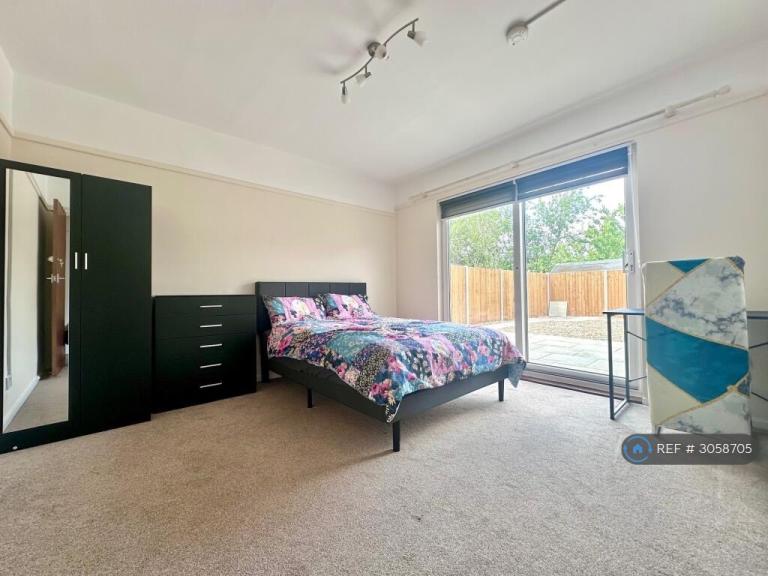 Room Netherhall Way in Cambridge