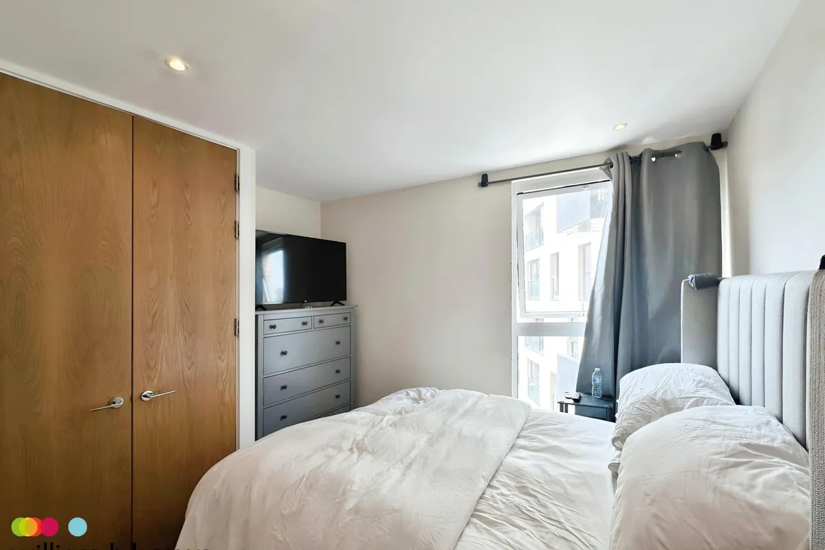 Flat Marconi Plaza in Chelmsford