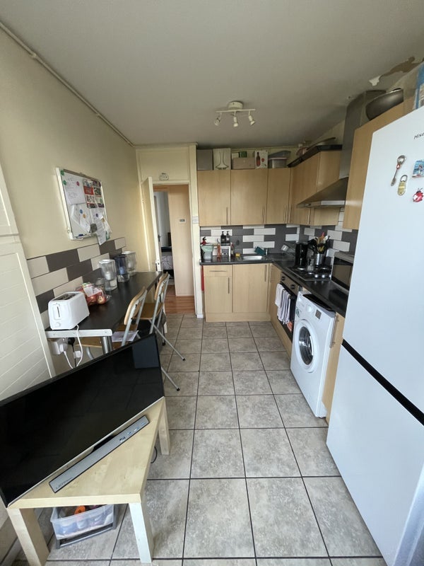 Room Winterfold Close in Greater London