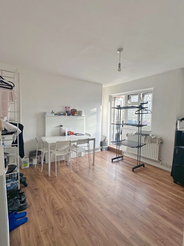 Room Shandy Street in Greater London