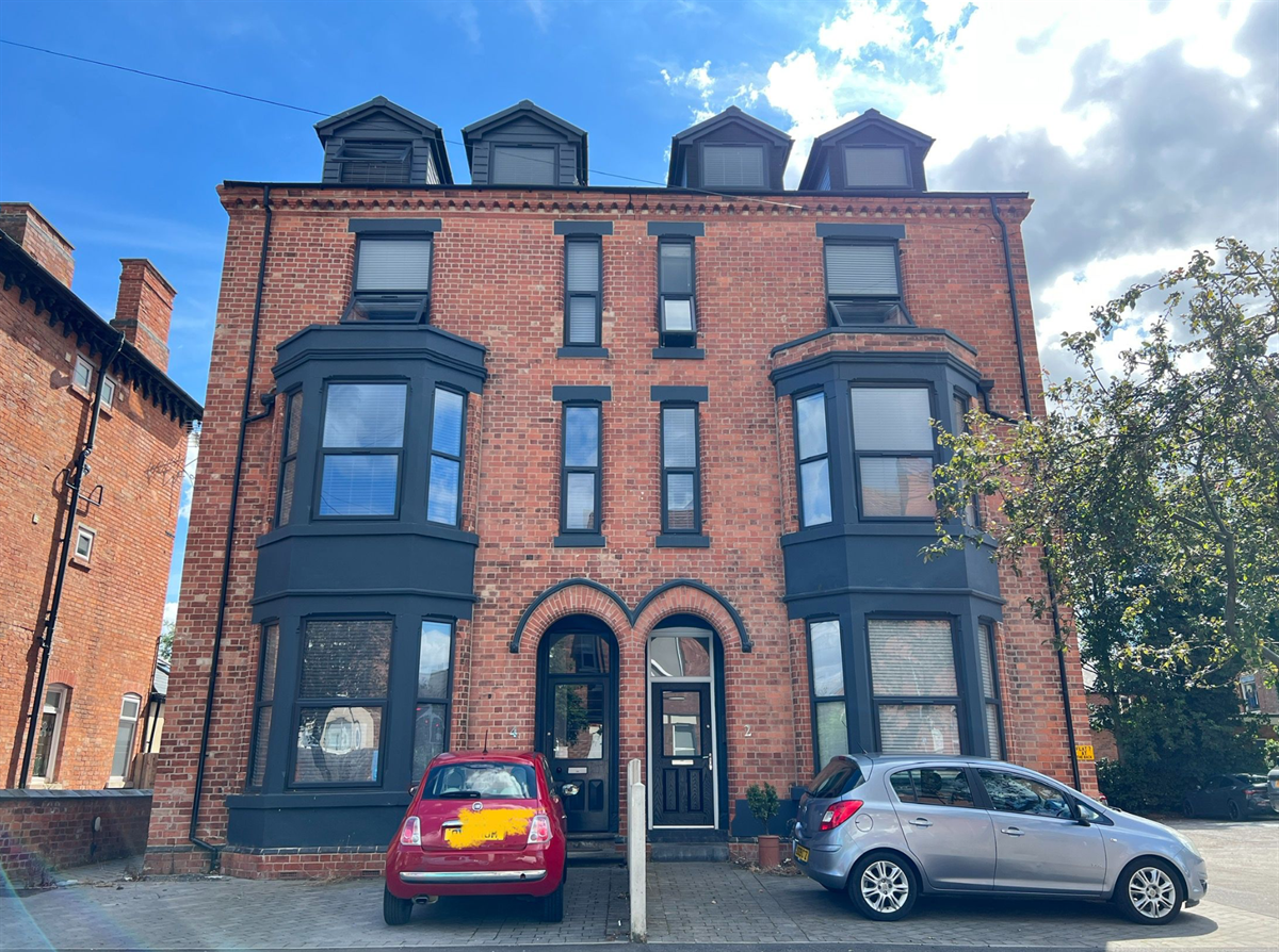 Flat Millicent Road in Nottingham