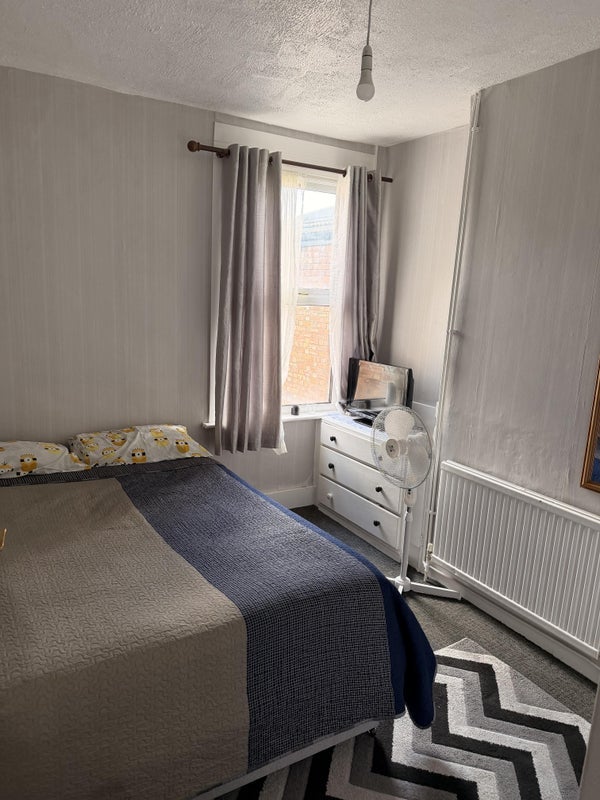 Room Turner Road in Greater London