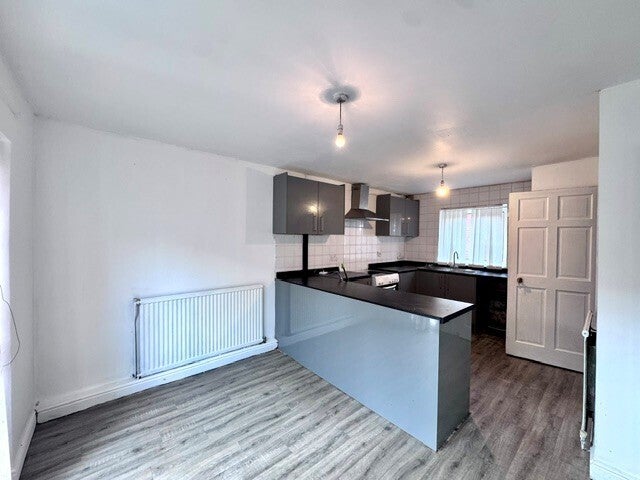 House Peelwood Grove in Atherton