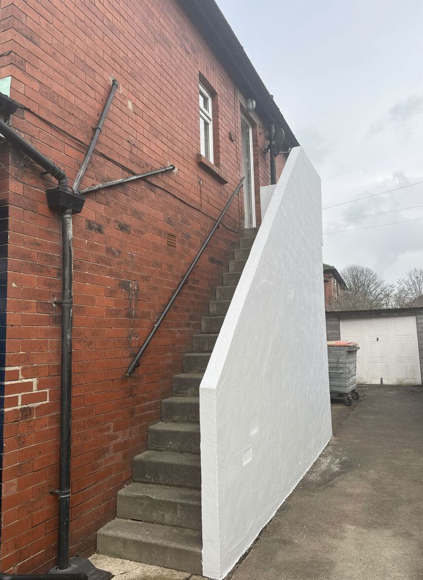 Flat Newall Carr Road in Leeds