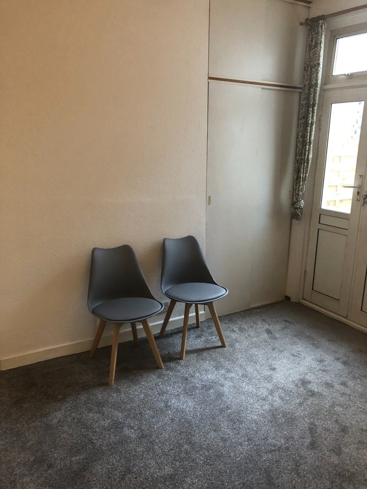 Flat Cotleigh Road in Greater London