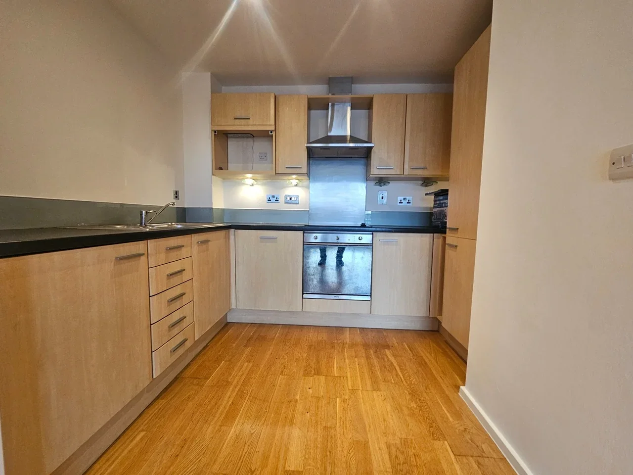 Flat Devonport Street in Greater London