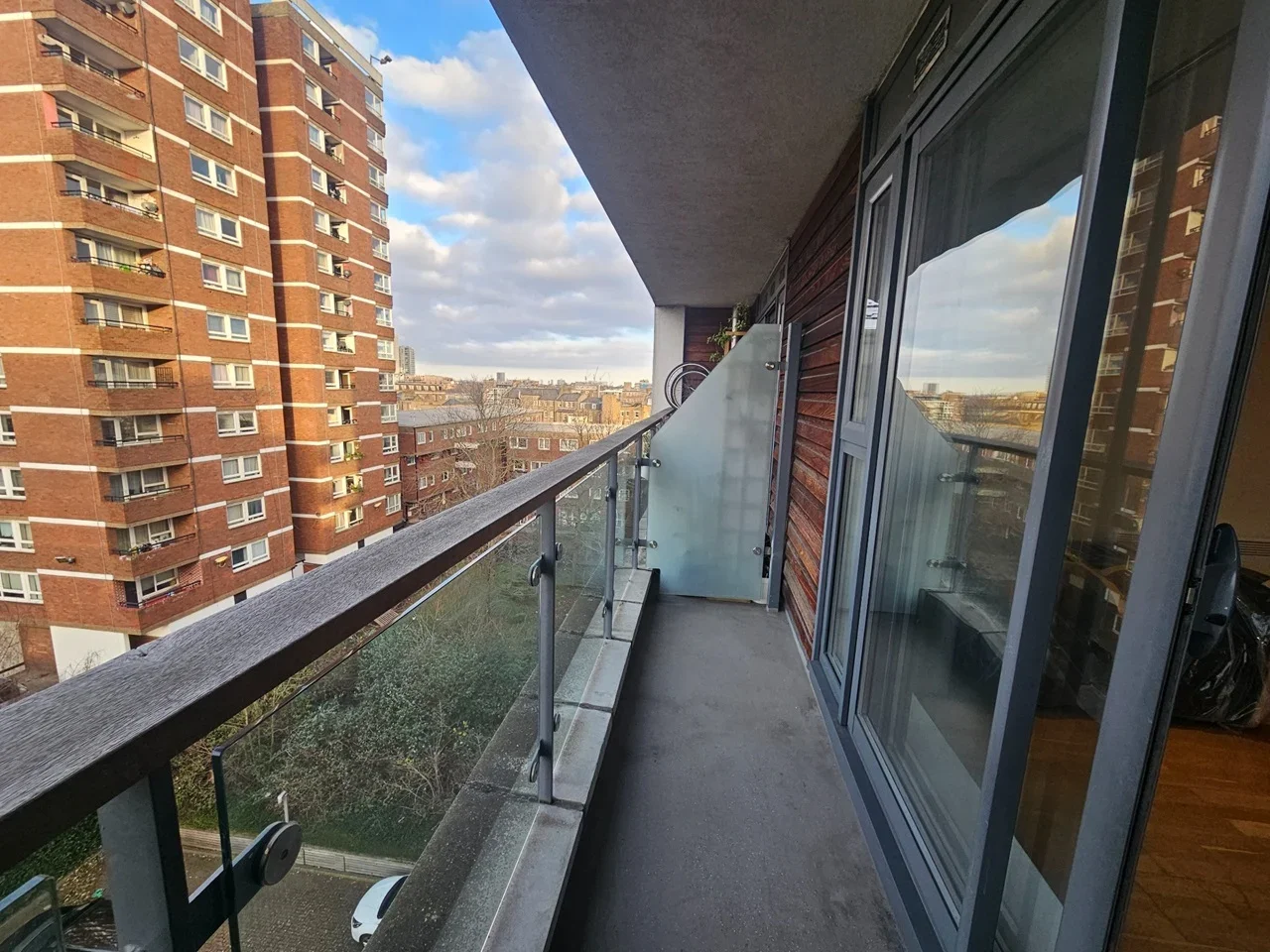 Flat Devonport Street in Greater London