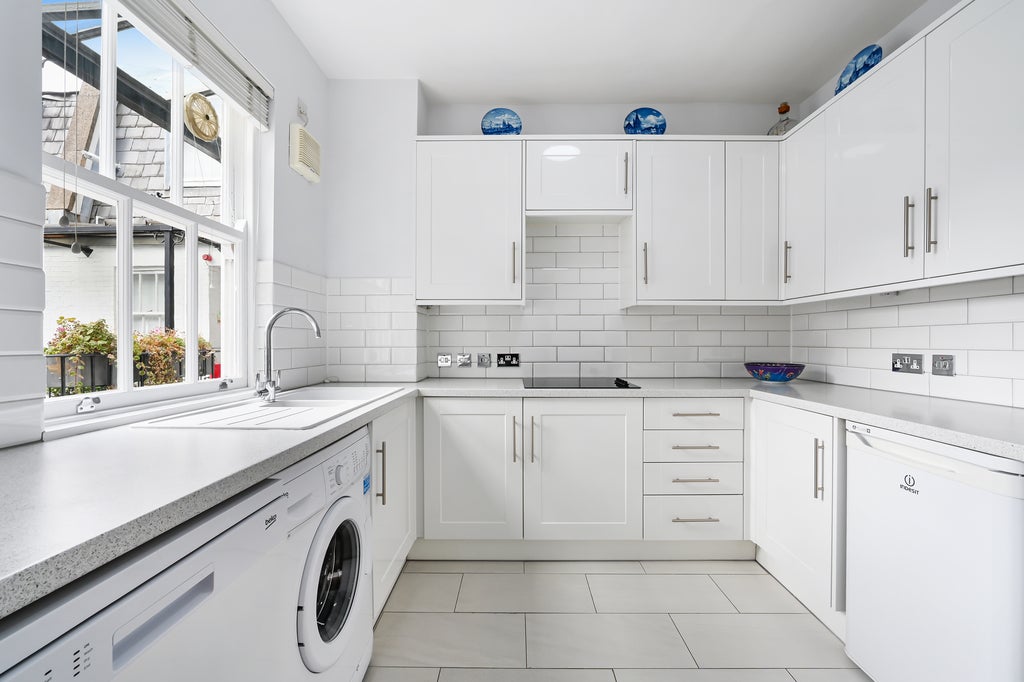 Flat De Vere Mews in Greater London