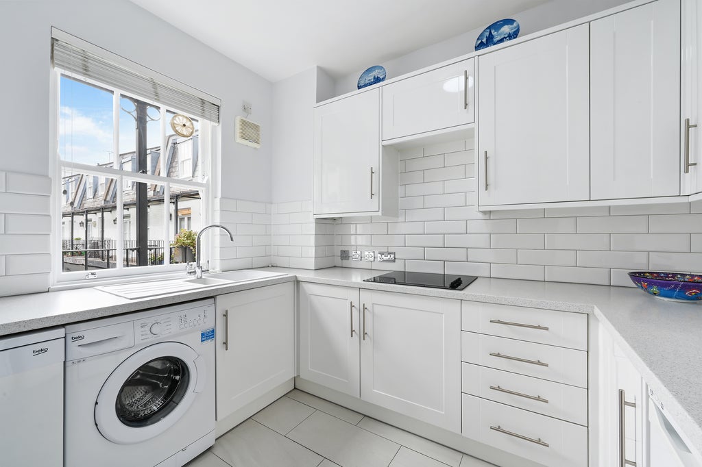 Flat De Vere Mews in Greater London