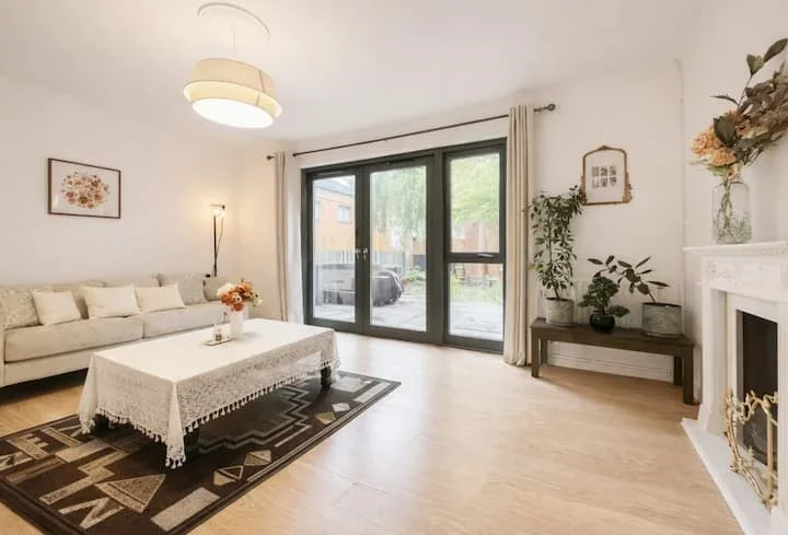 Flat Bemerton Street in Greater London