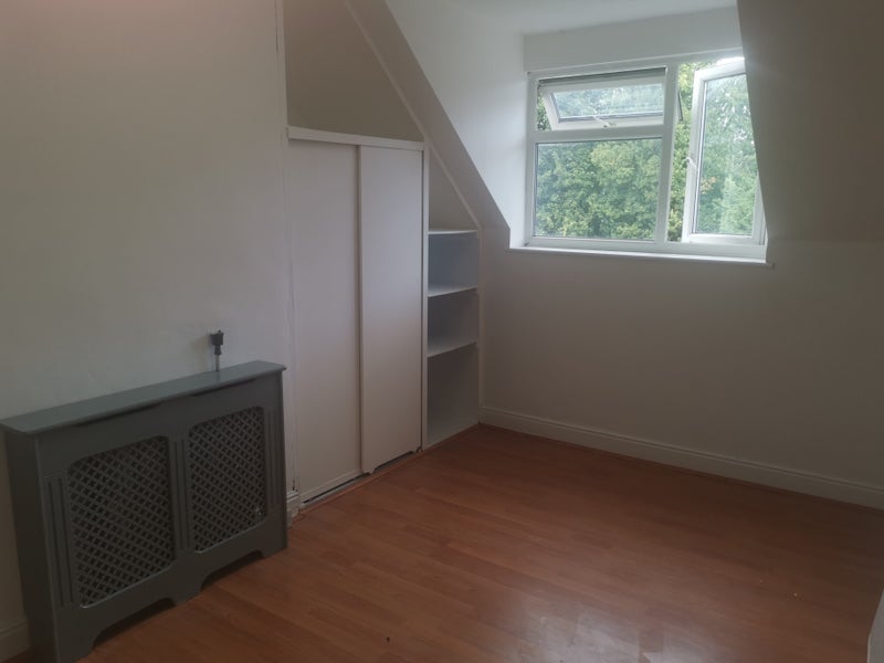 Room St Georges Road in Redditch