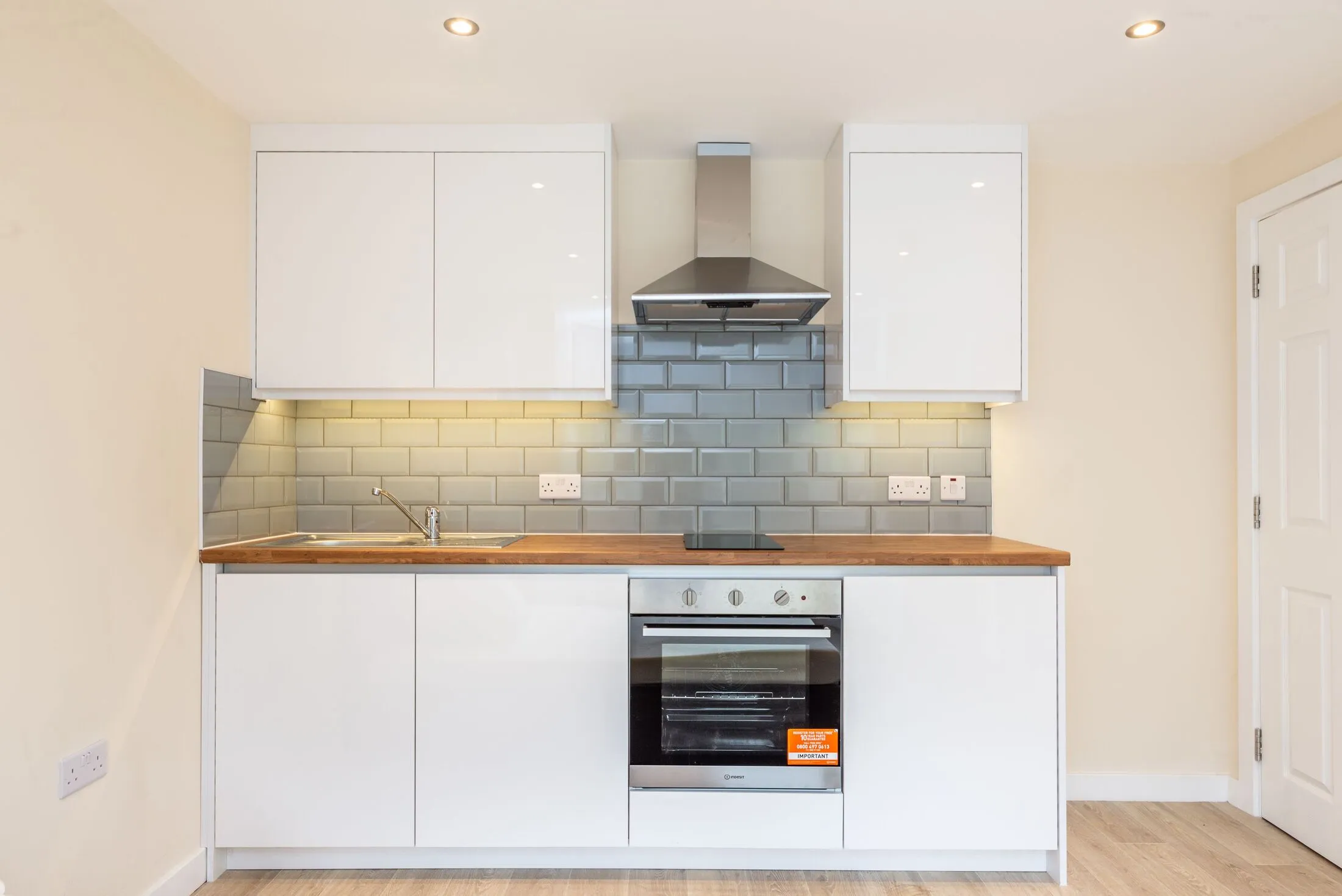Room Oldfield Lane North in Greater London