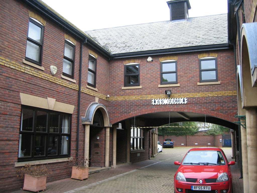 Flat Mount Mews in Greater London