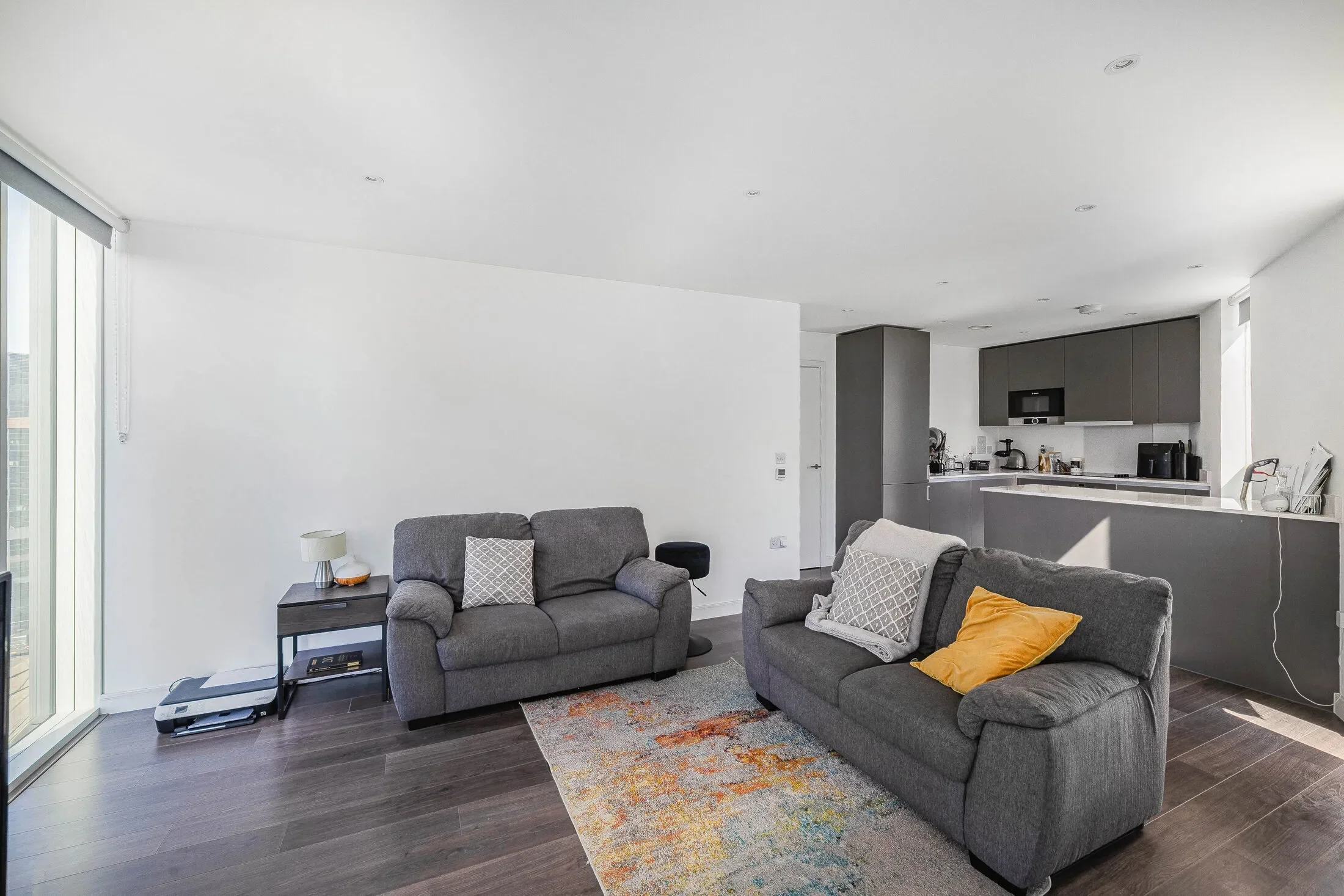 Flat Saffron Square in Greater London