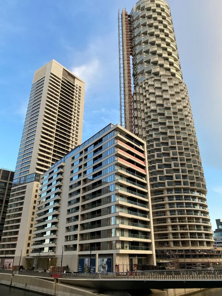 Flat Park Drive in Greater London