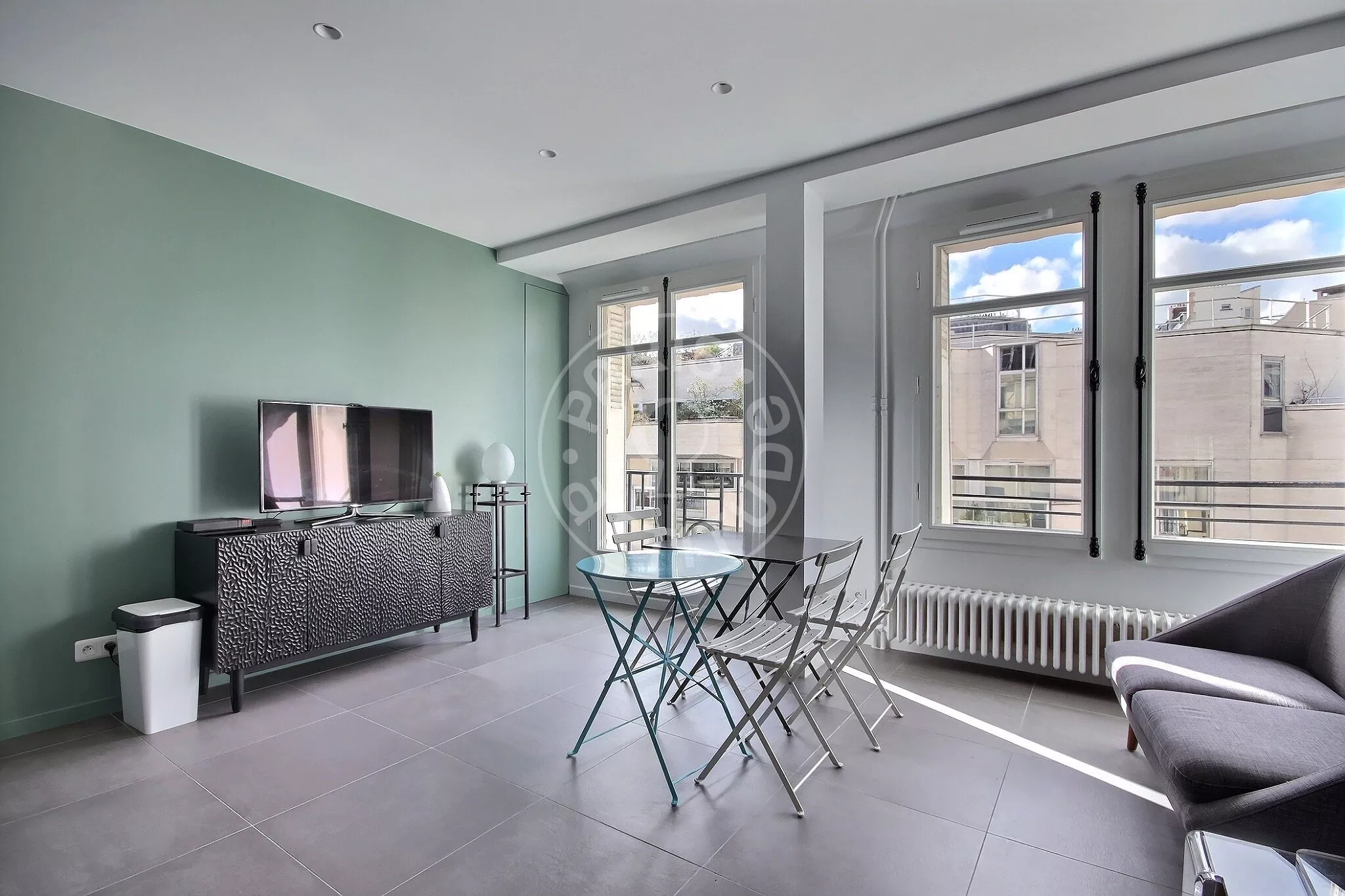 Appartement Avenue Pierre-Iᵉʳ-de-Serbie à Paris