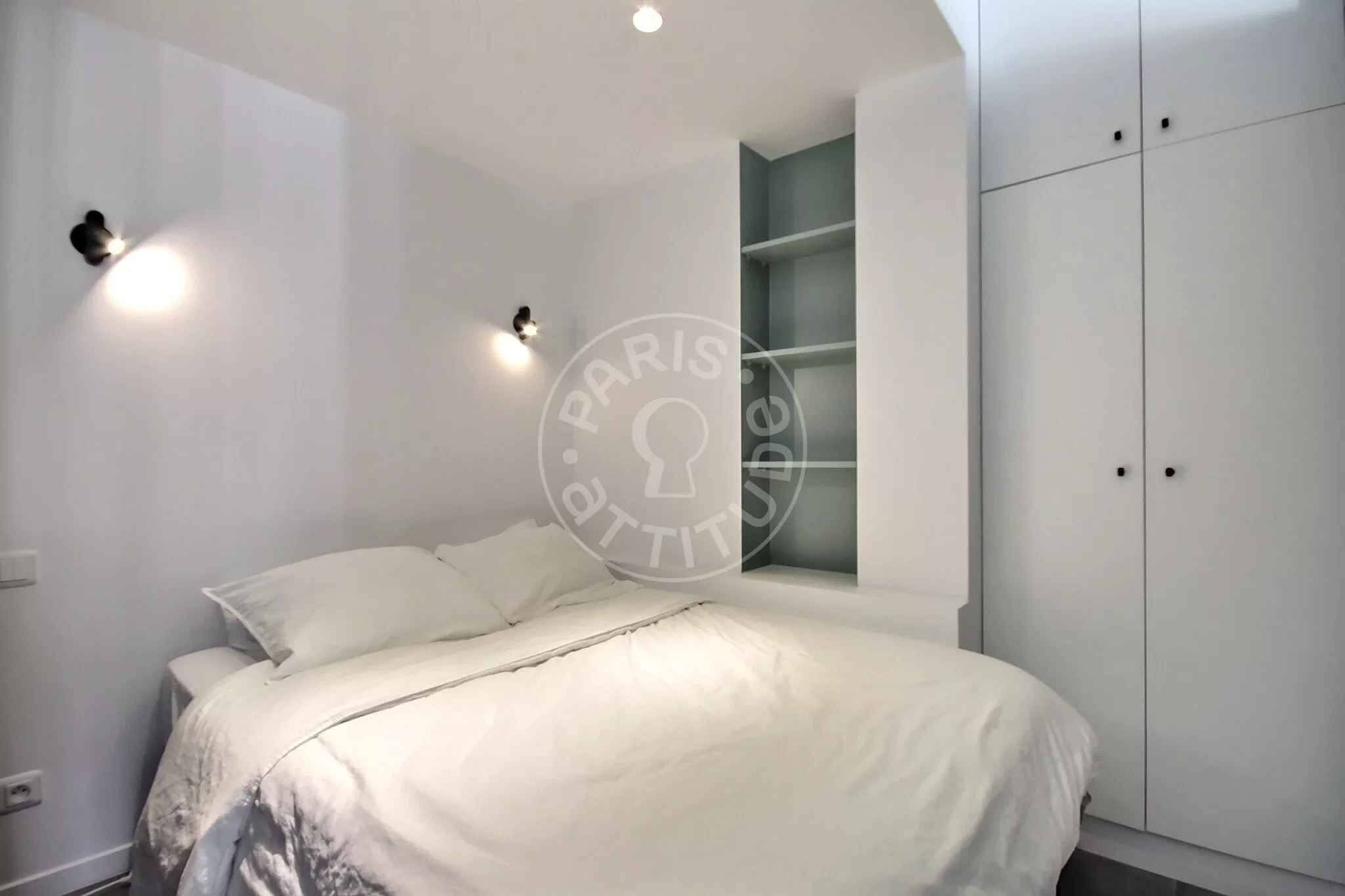 Appartement Avenue Pierre-Iᵉʳ-de-Serbie à Paris