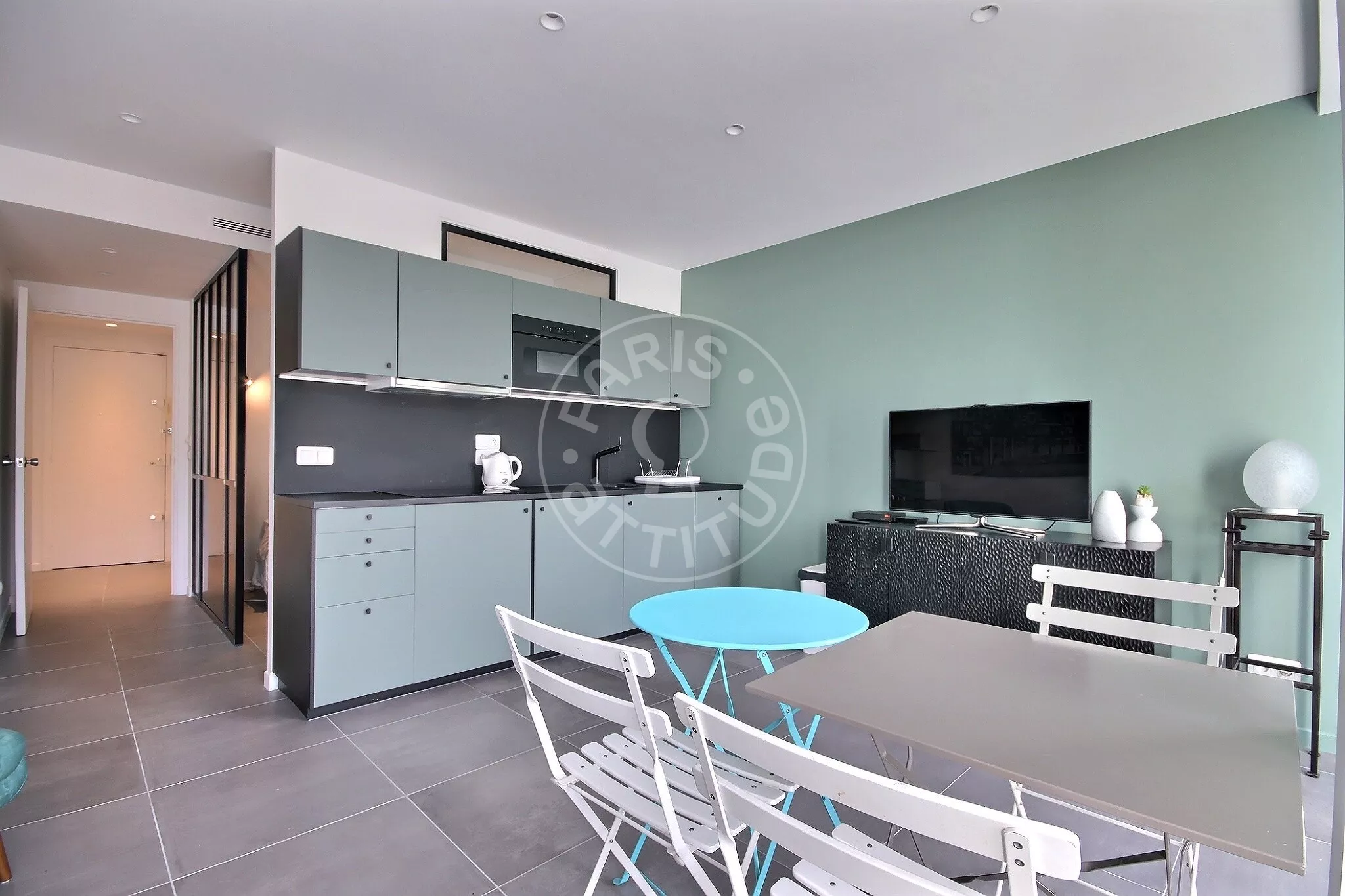 Appartement Avenue Pierre-Iᵉʳ-de-Serbie à Paris