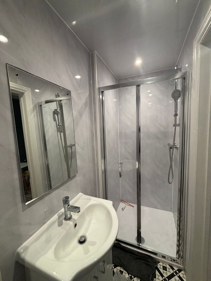 Room Inman Road in Greater London