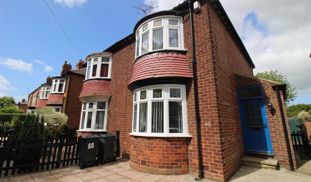 House Hollyhurst Road in Darlington