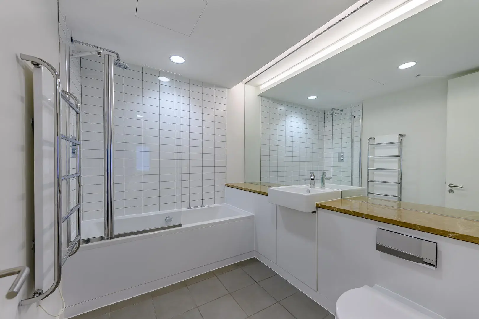 Flat Fulham Road in Greater London