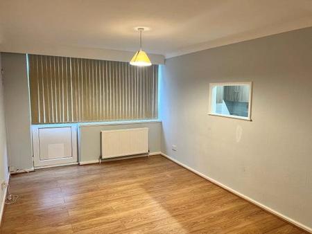 Flat Chenies Parade in Little Chalfont