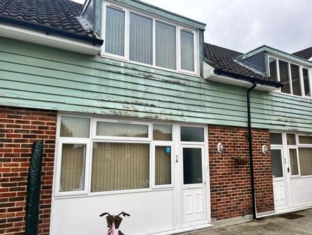 Flat Chenies Parade in Little Chalfont