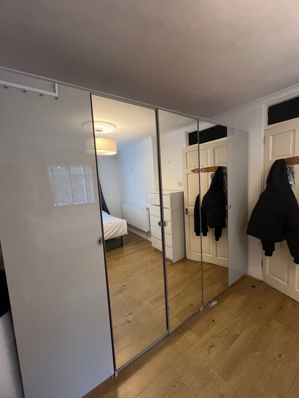 Room Caistor Road in Greater London