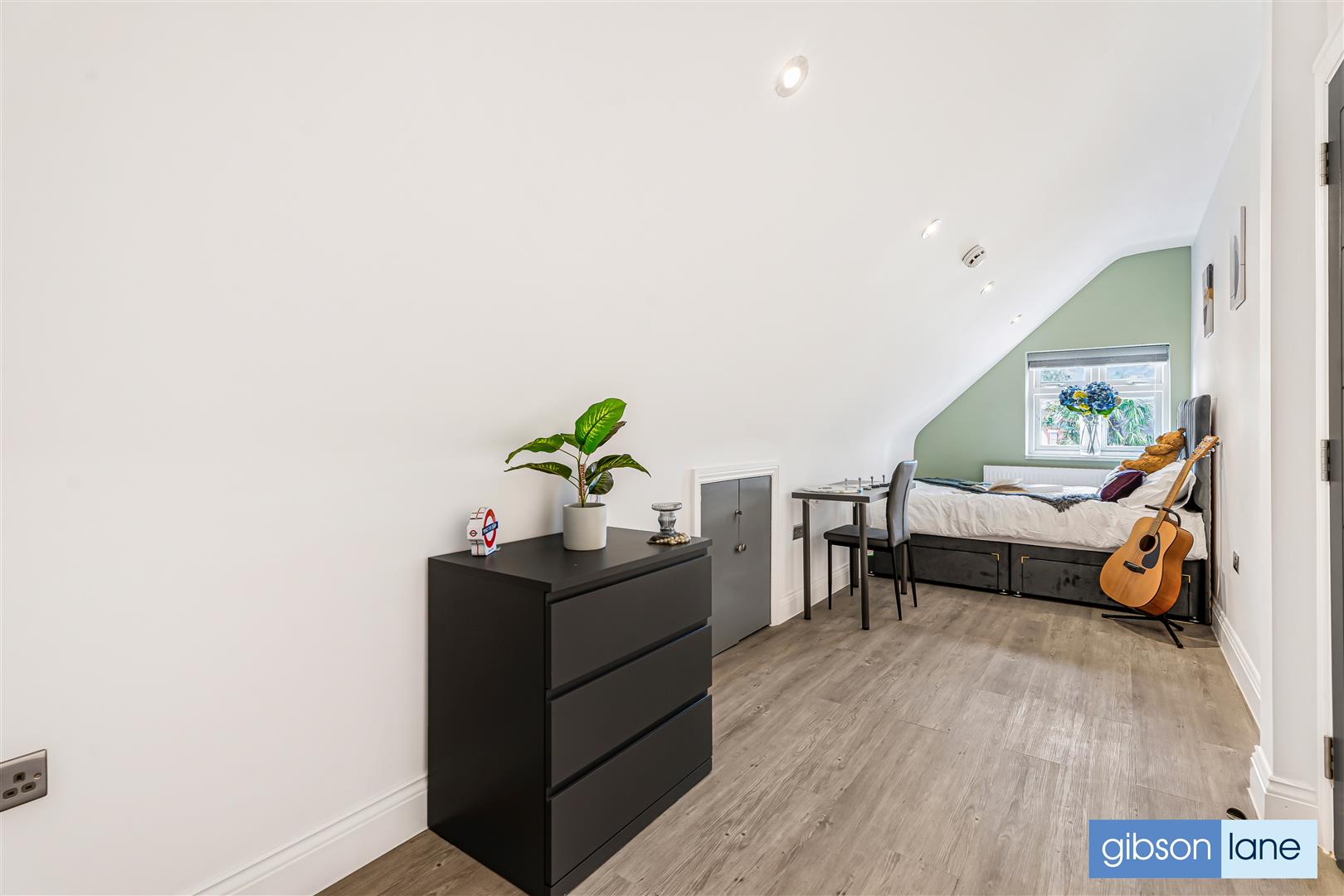 Room Surbiton Road in Greater London