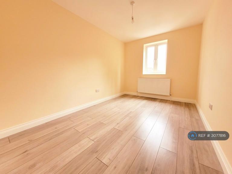 Flat Chester Road in Watford