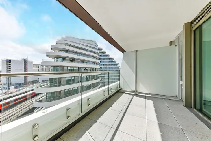 Flat Sopwith Way in Greater London