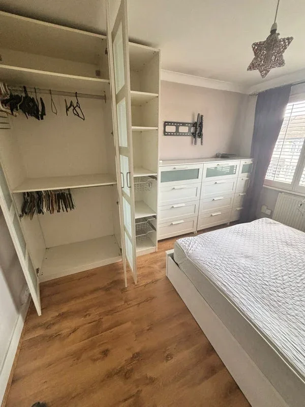 Room Westward Road in Greater London