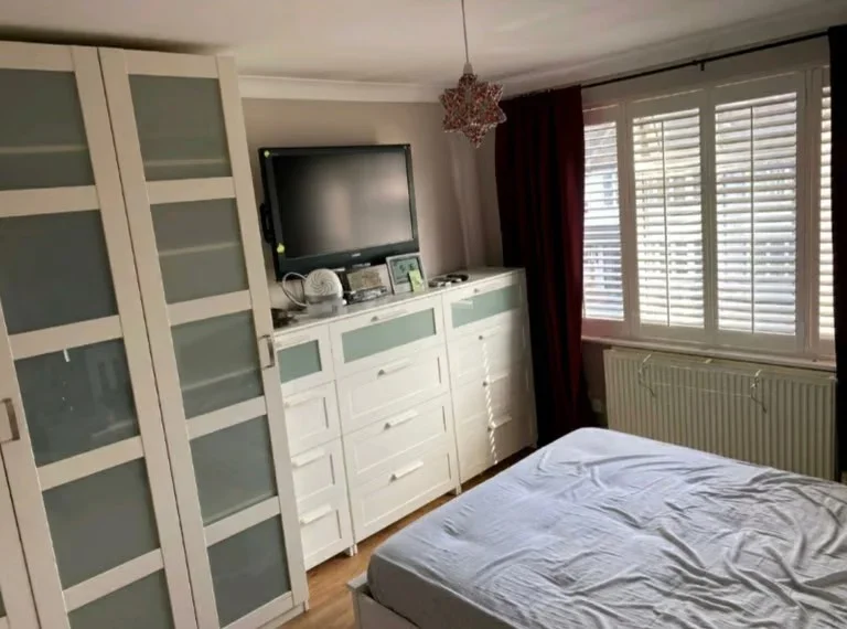 Room Westward Road in Greater London