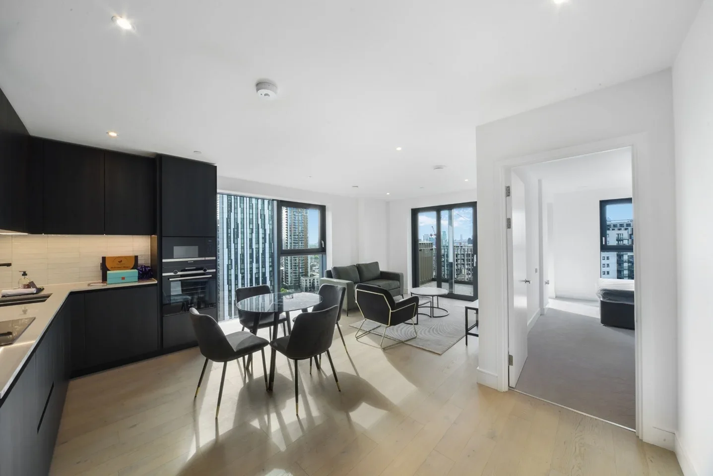Flat Sayer Street in Greater London