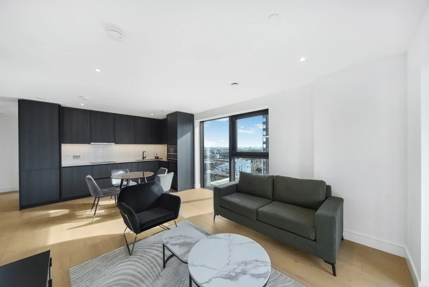Flat Sayer Street in Greater London