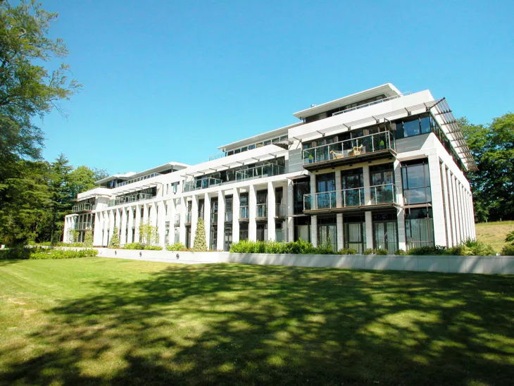 Flat Hancocks Mount in Sunninghill