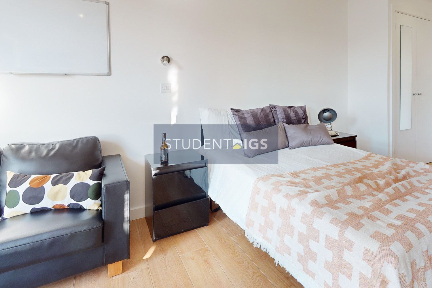 Room Glebe Street in Leicester