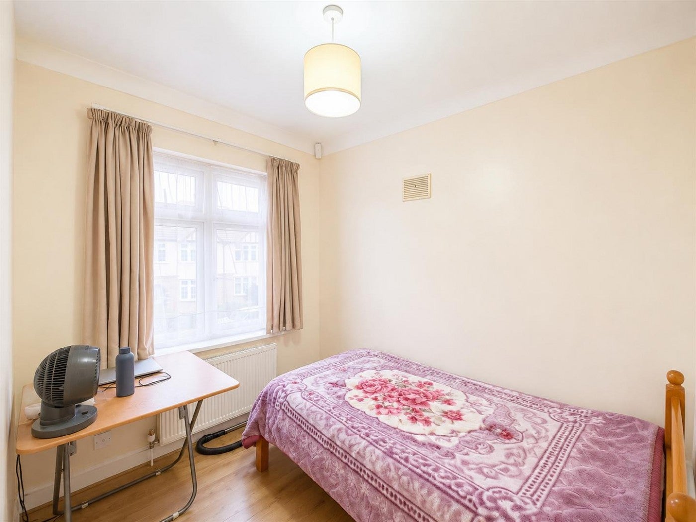 House Beverley Avenue in Greater London