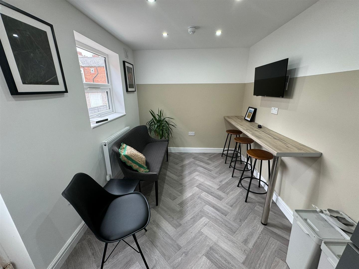 Room Abbey Road in Sandwell
