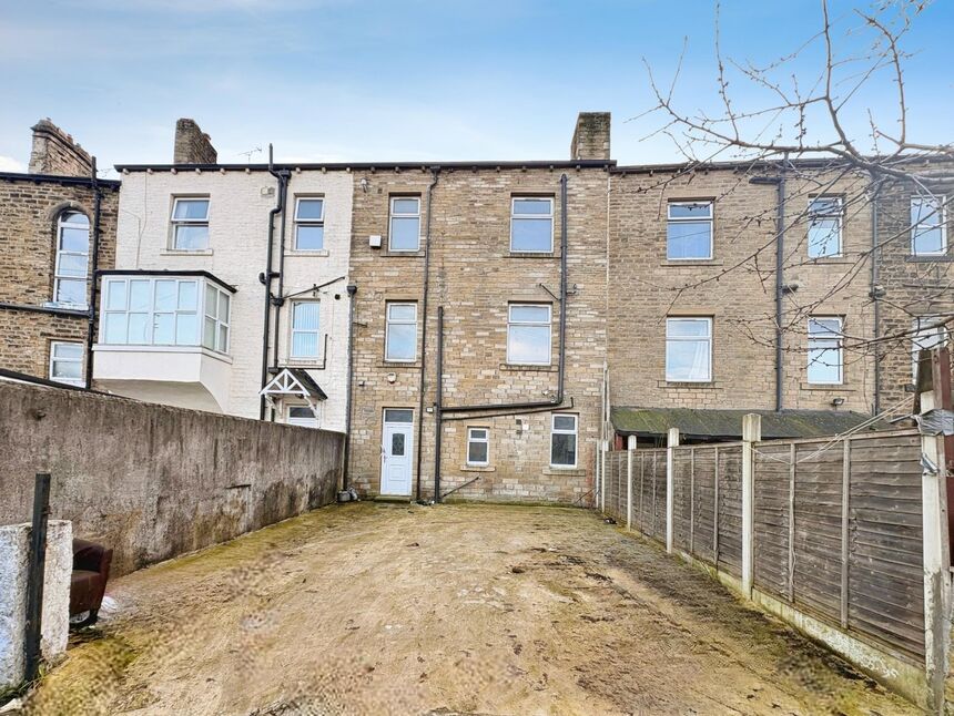 Flat Somerset Road in Kirklees