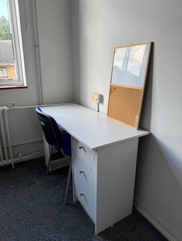 Room Demesne Road in Manchester