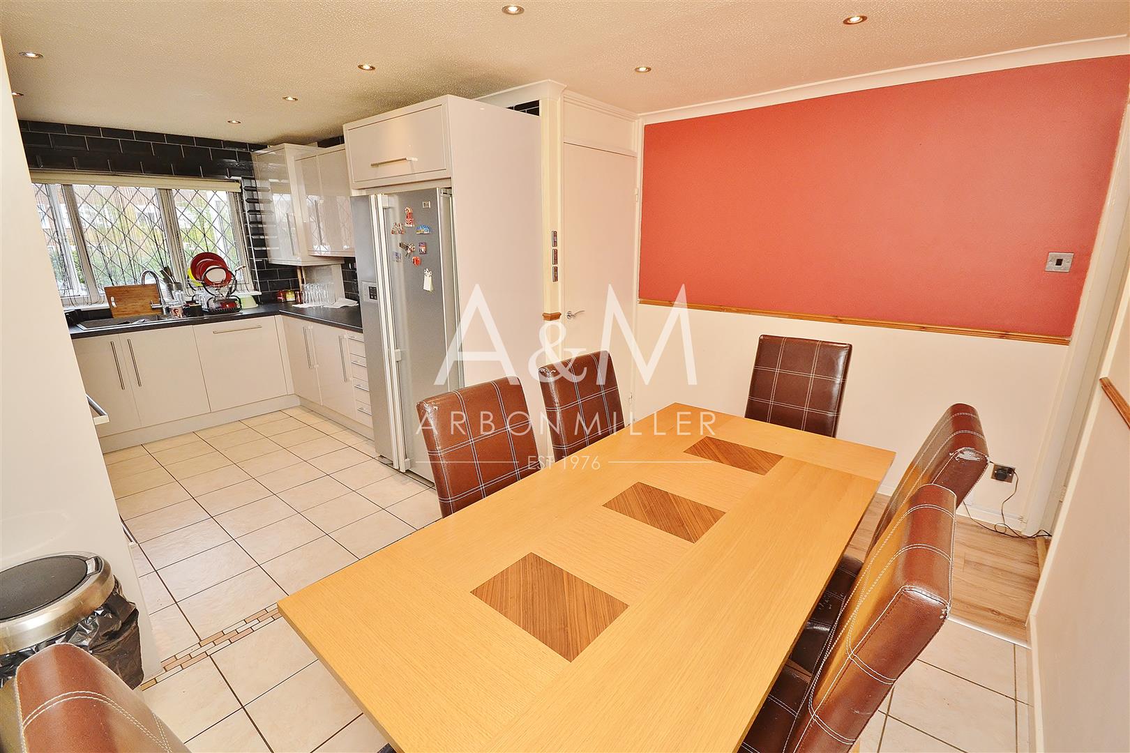 Room Pershore Close in Greater London
